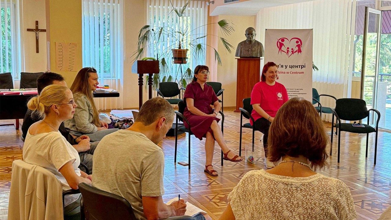 Caritas Polska: w Ukrainie rośnie potrzeba wsparcia psychologicznego dla weteranów i ich rodzin