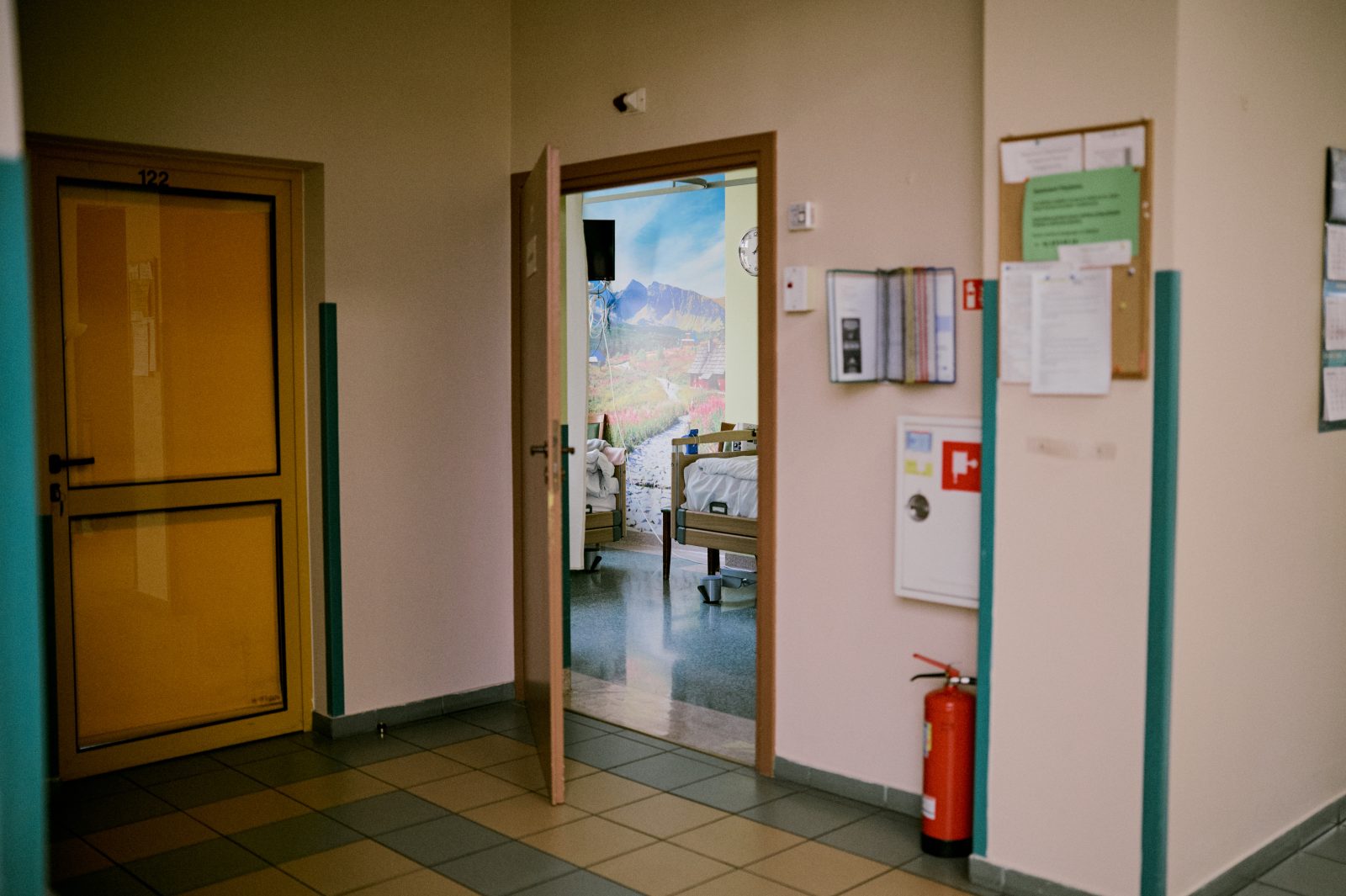 Czy istnieje dobra śmierć? Pielęgniarka z Hospicjum Palium o tym, jak towarzyszyć umierającym bliskim [ROZMOWA]