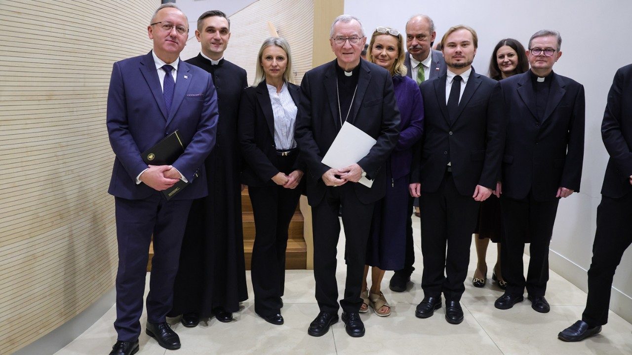 Kard. Pietro Parolin: pokusa „bycia jak Bóg” pozostała