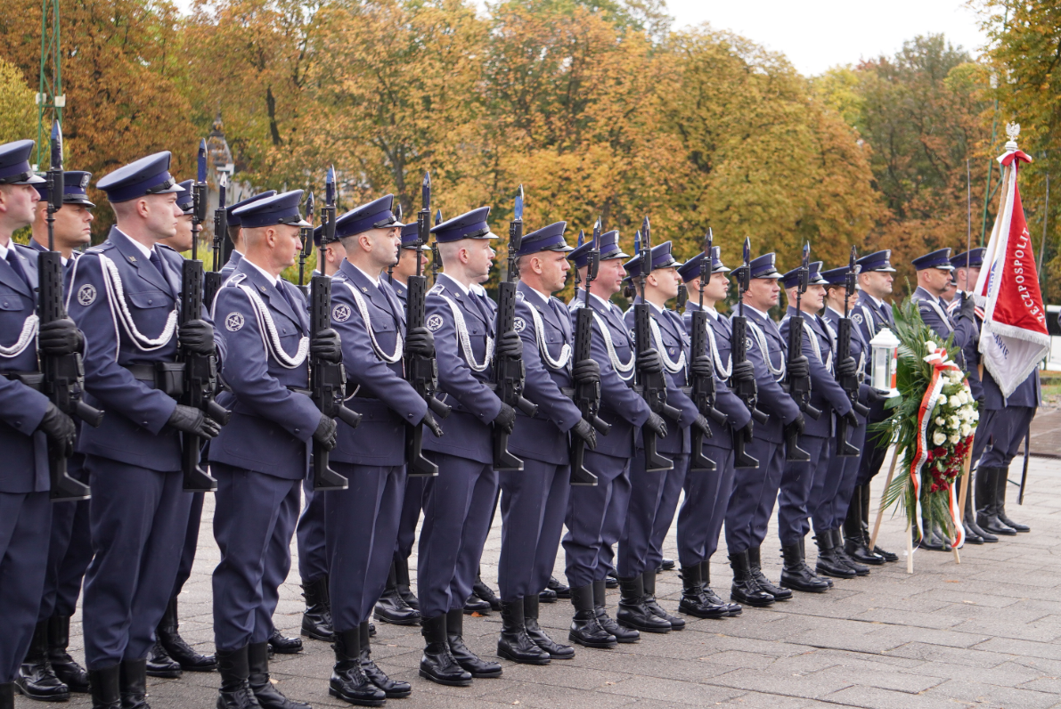 „Modlimy się przede wszystkim o pokój”. Pielgrzymka służby więziennej na Jasną Górę