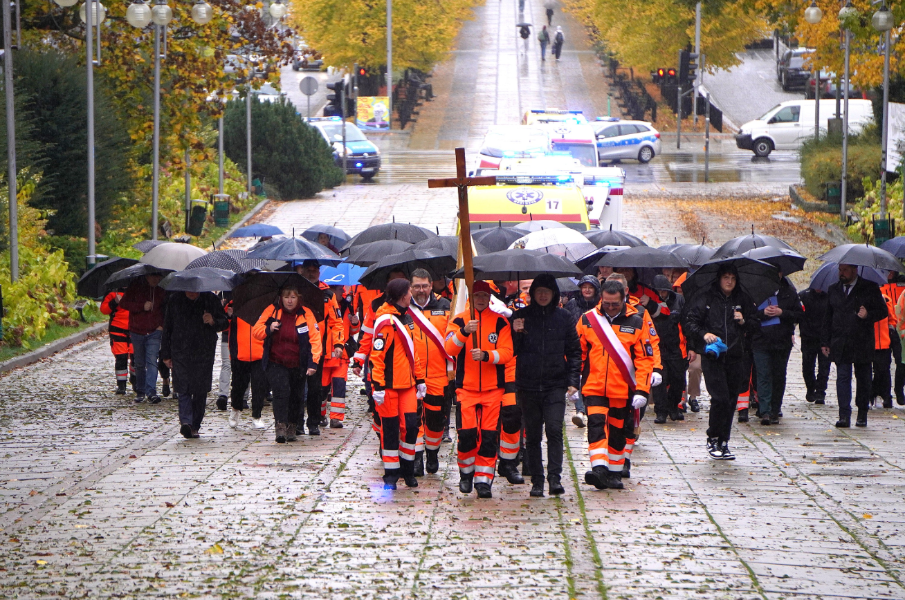 Ratownicy medyczni pielgrzymowali na Jasną Górę. „Bardziej powołanie niż zawód”