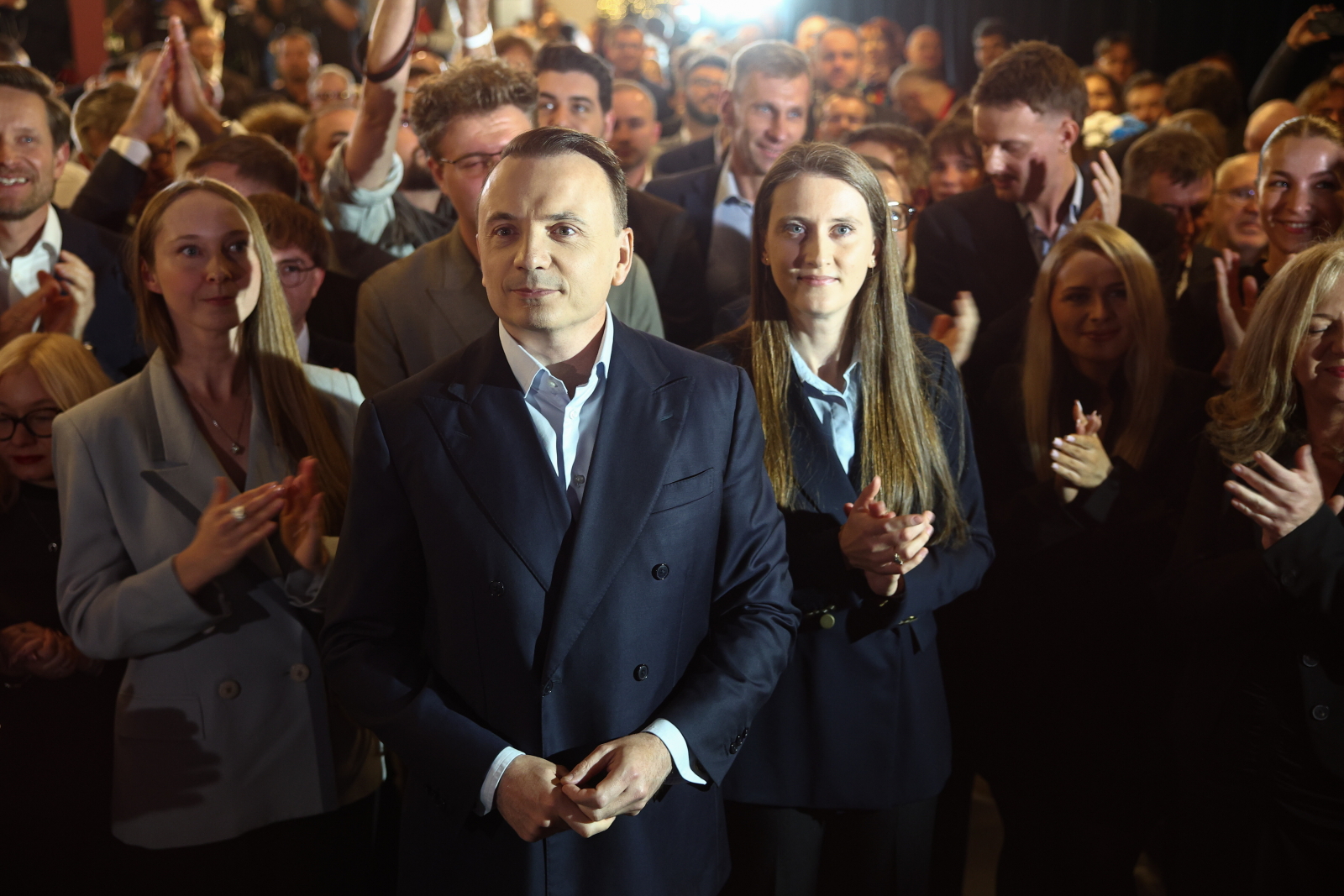 Sondaż exit poll: Łukasz Gibała wygrywa przedterminowe wybory prezydenta miasta z wynikiem 61 procent