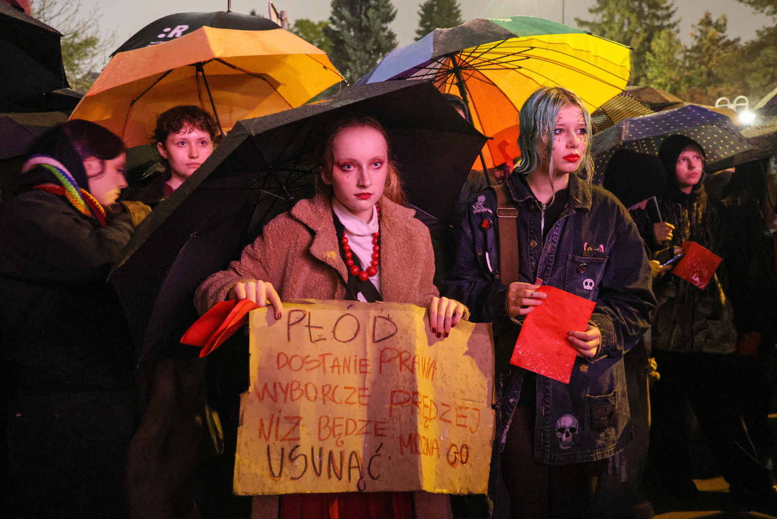 Ogólnopolski protest proaborcyjny pod hasłem „Czerwona kartka za aborcję” [GALERIA]