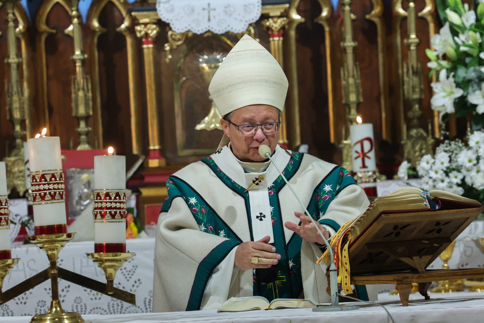Kard. Grzegorz Ryś do biskupów: Jezus wzywa nas do odczytywania znaków czasu