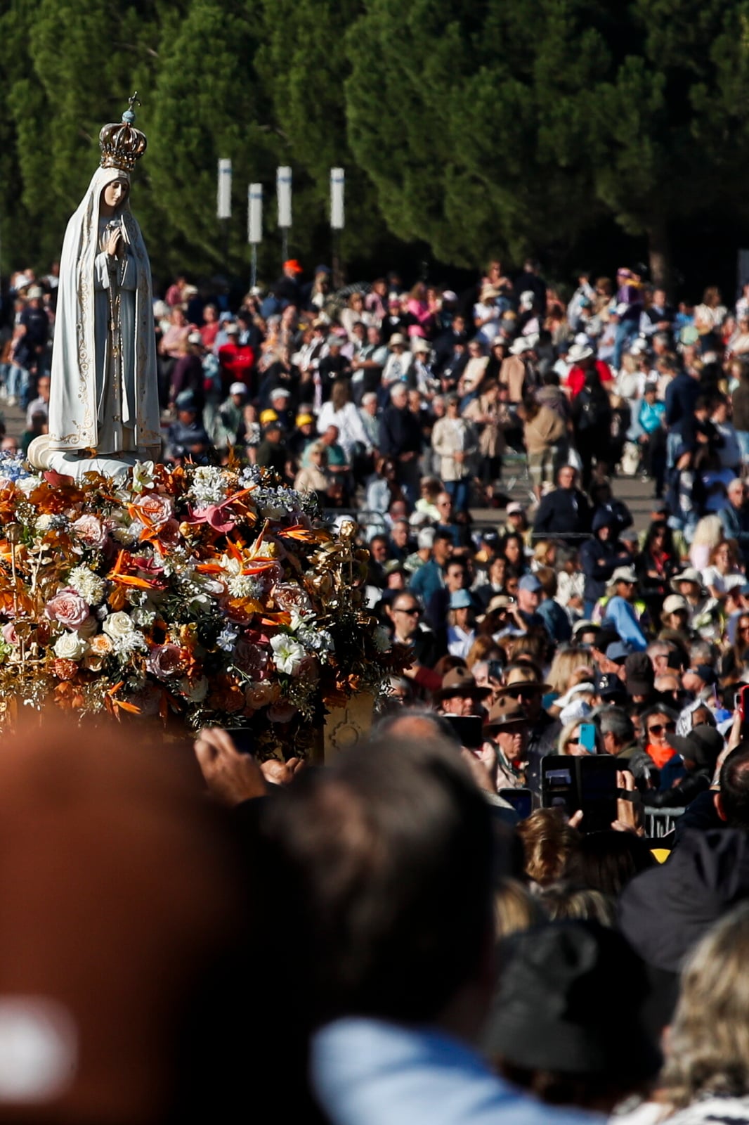Fatima: ponad 130 tys. pielgrzymów z 27 państw świata modli się o pokój i nawrócenie [+GALERIA]